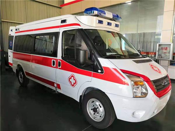 贵南县福特V362救护车